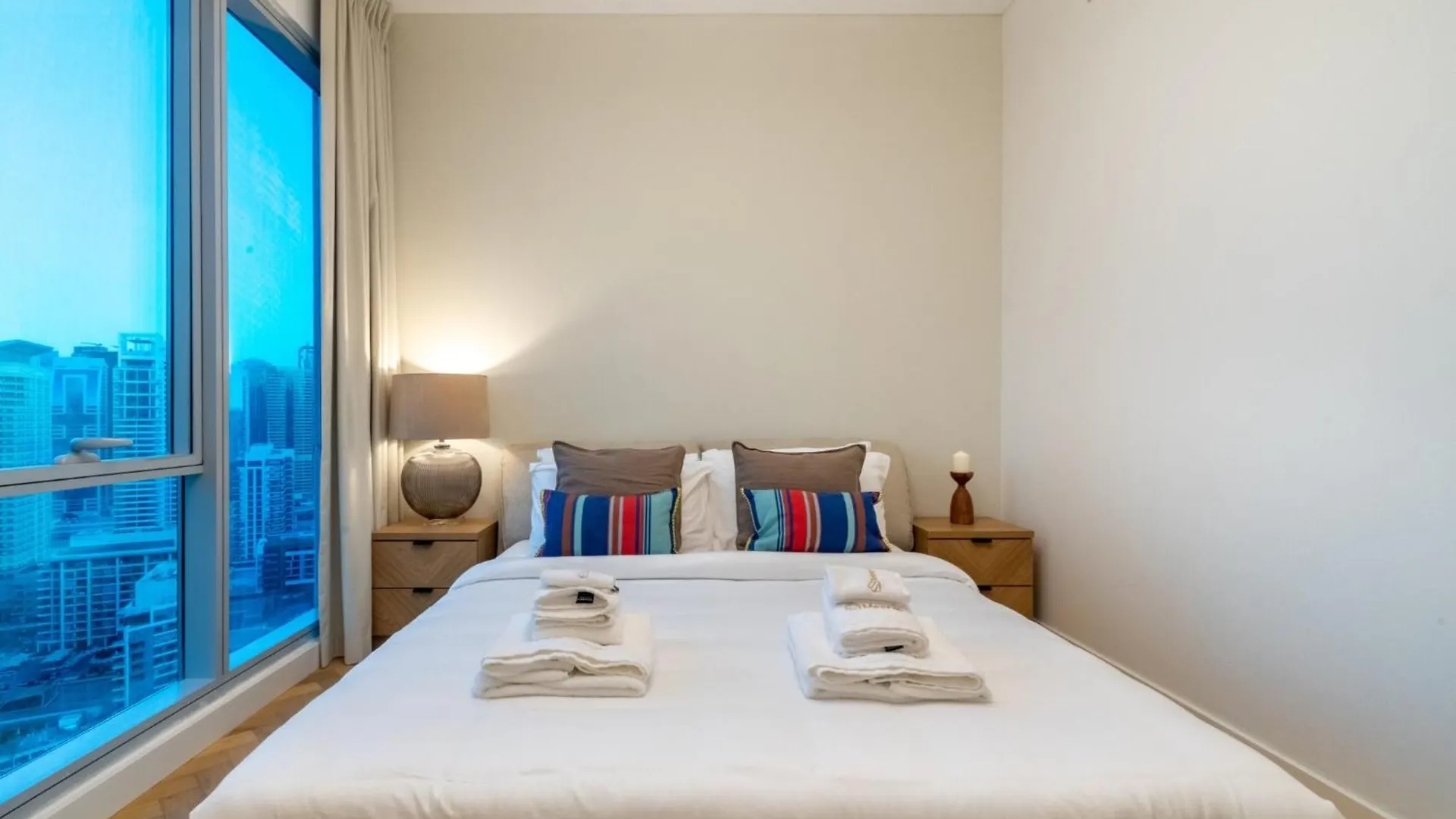 Marina Royale 3 Bedroom Apartment I Luxe Marina Harbour & Yacht Club Views I Nearby To A Beach I Free Pool, Gym, Wi-Fi And Parking I By Meerak Dubai 0*,  United Arab Emirates