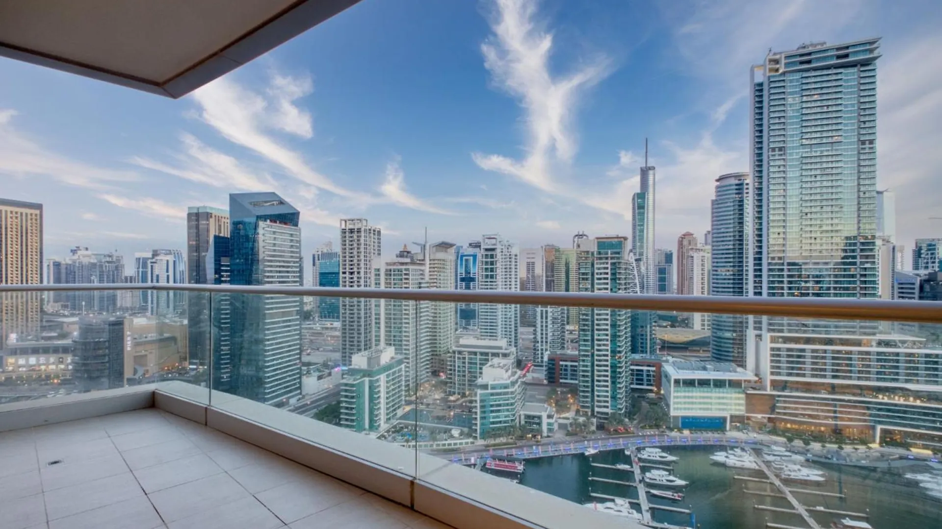 Marina Royale 3 Bedroom Apartment I Luxe Marina Harbour & Yacht Club Views I Nearby To A Beach I Free Pool, Gym, Wi-Fi And Parking I By Meerak Dubai 0*,  United Arab Emirates