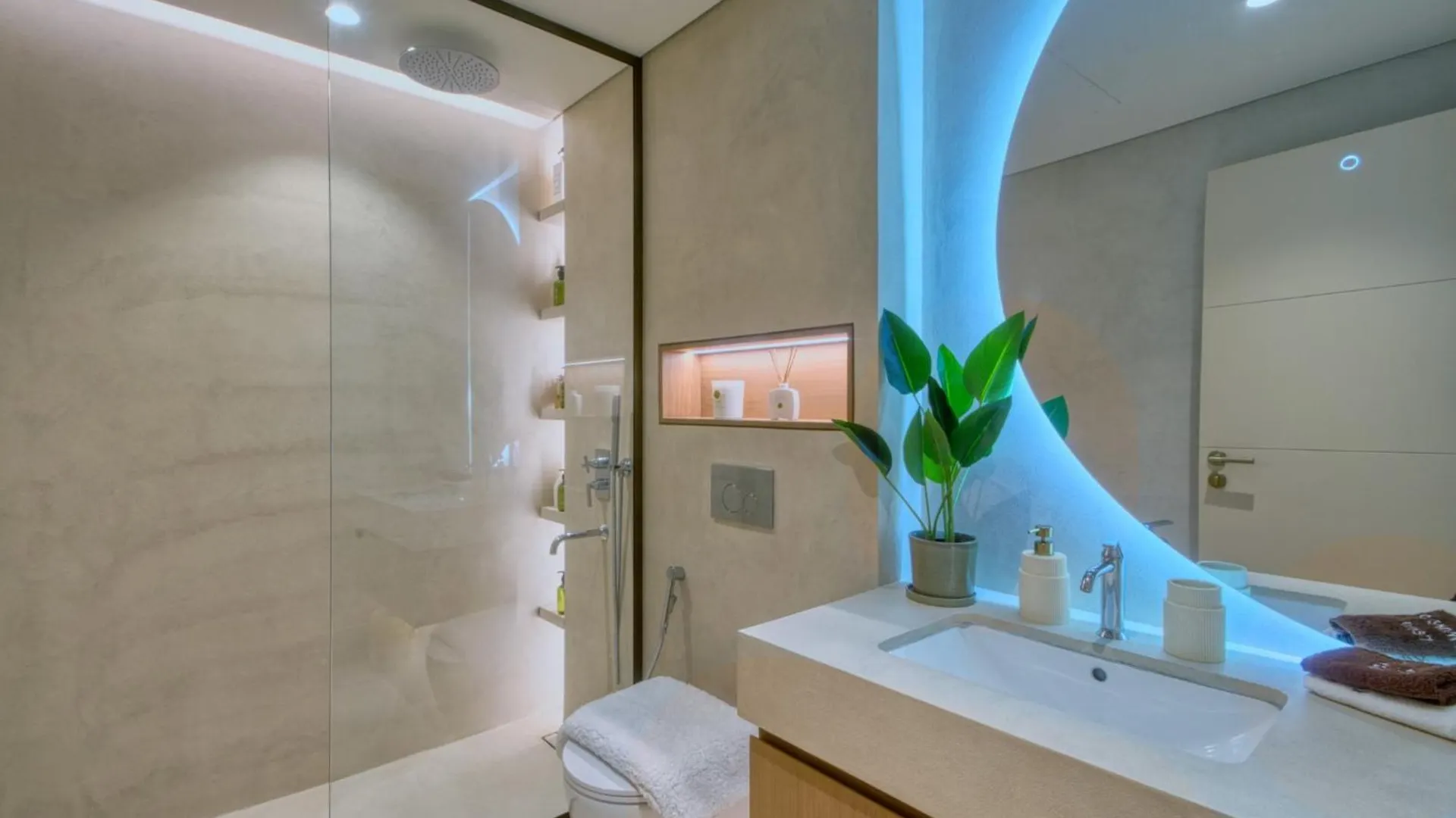 Marina Royale 3 Bedroom Apartment I Luxe Marina Harbour & Yacht Club Views I Nearby To A Beach I Free Pool, Gym, Wi-Fi And Parking I By Meerak Dubai