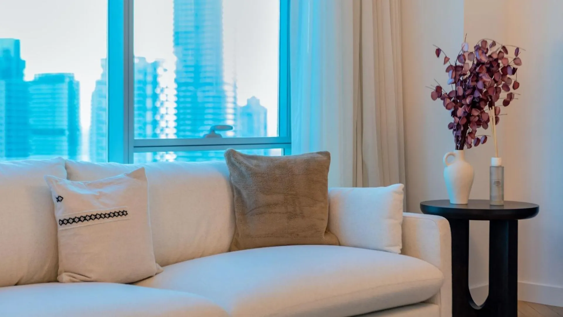 Marina Royale 3 Bedroom Apartment I Luxe Marina Harbour & Yacht Club Views I Nearby To A Beach I Free Pool, Gym, Wi-Fi And Parking I By Meerak Dubai